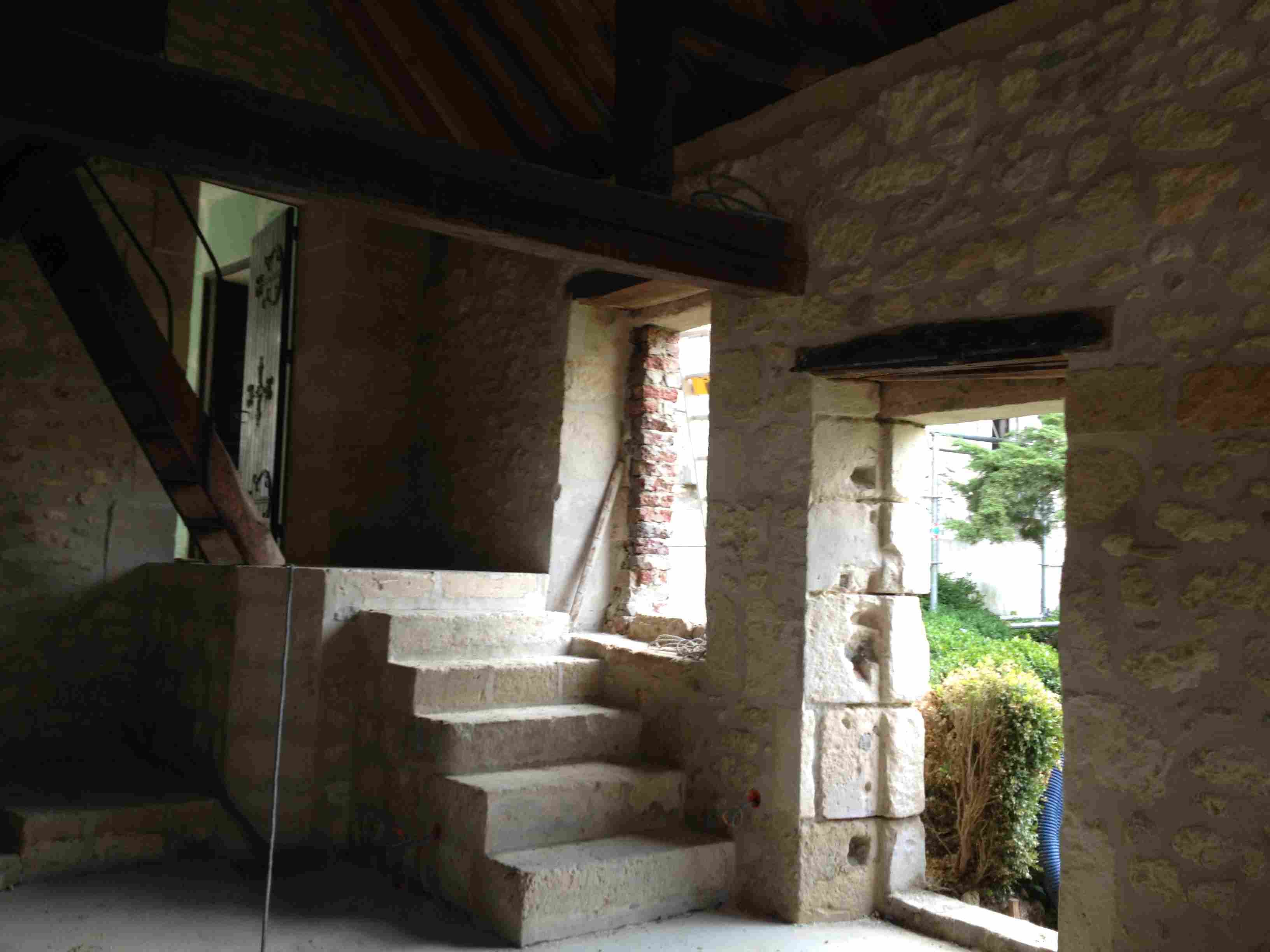 Rhuis rénovation escalier pierre