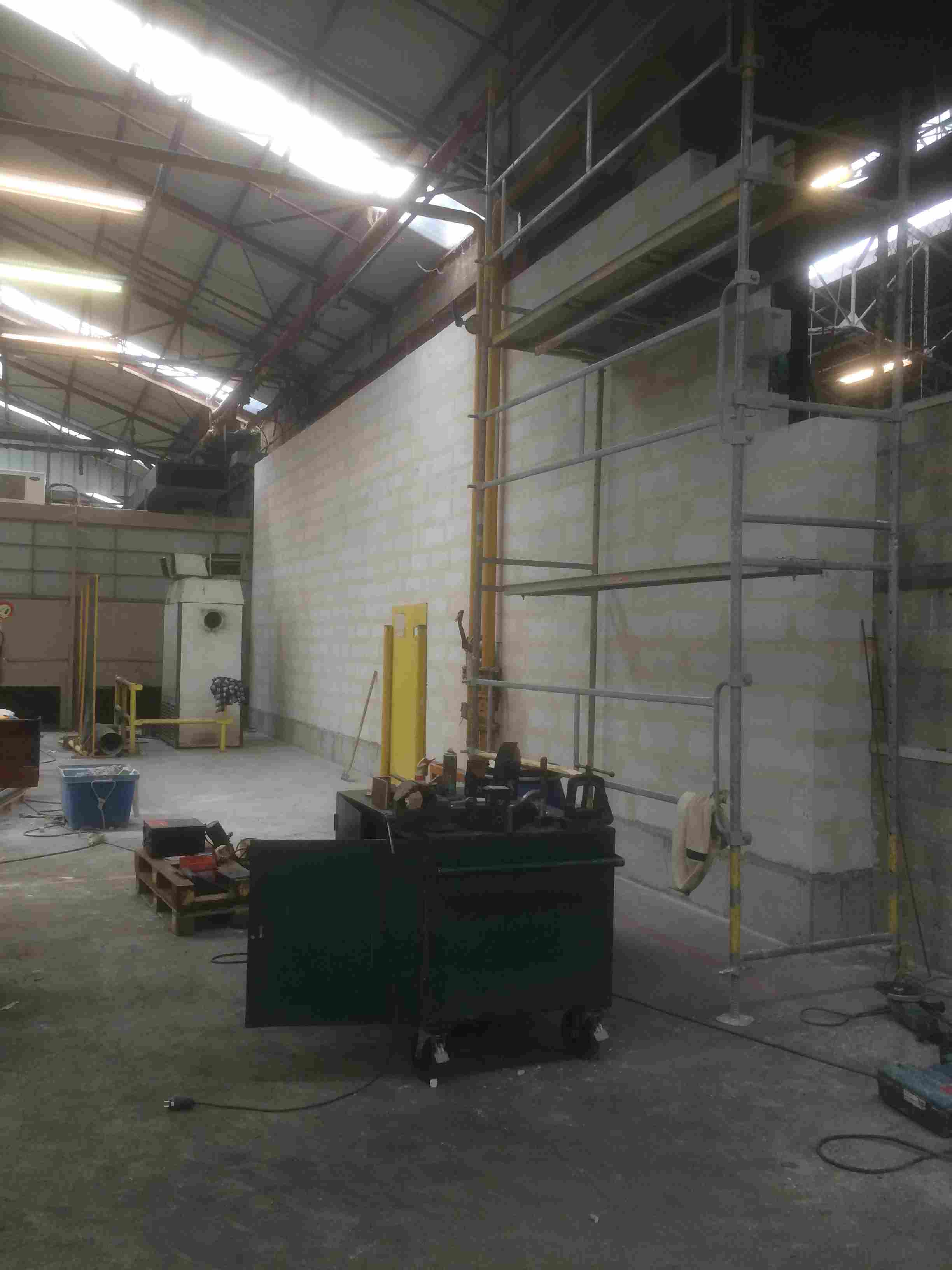 Chevrières échaffaudage construction mur